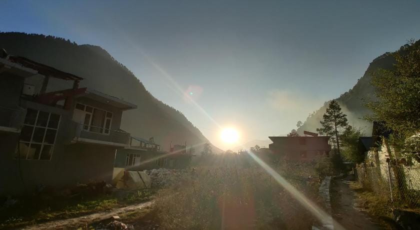 Majestic Mountain Bhaiji Guest House Bed and Breakfast in Himachal Pradesh