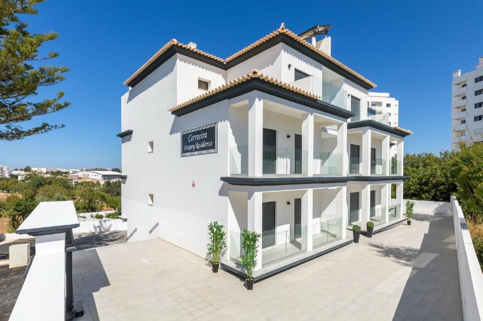 Correeira Luxury Residence T2 india - Albufeira, Pools, Wifi, Bbq, Beach Apartment in Albufeira