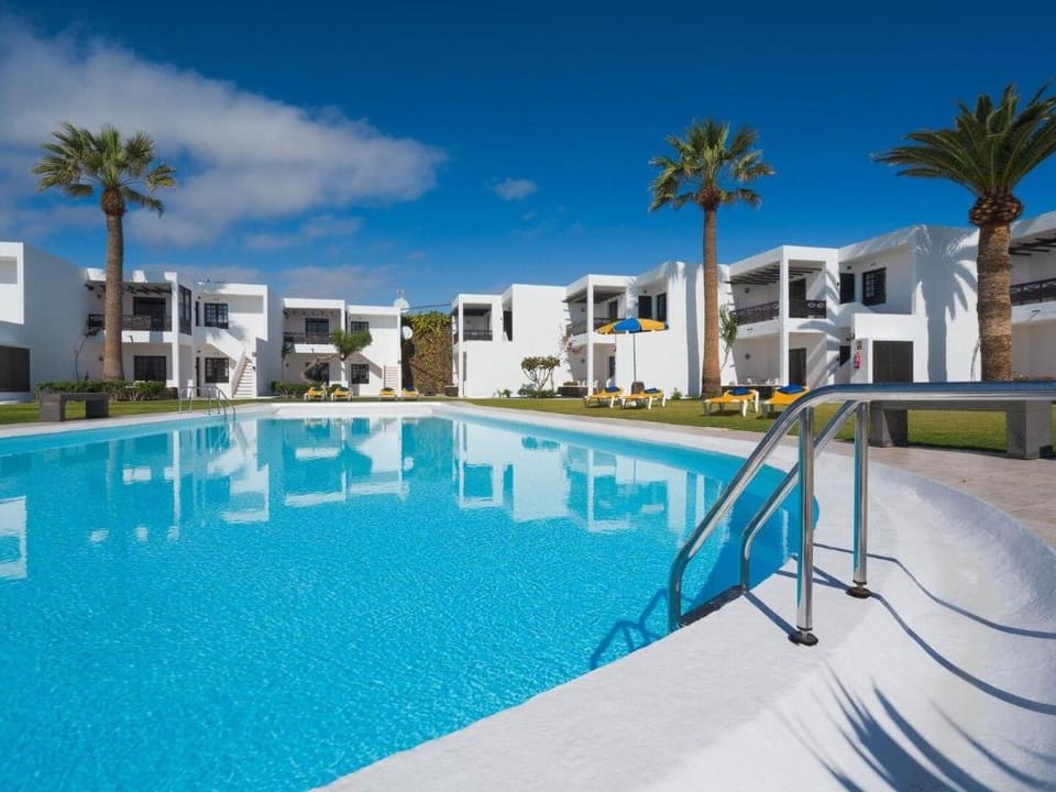 Apartment only 170 to the sea in complex with pool Apartment in Isla de Lanzarote