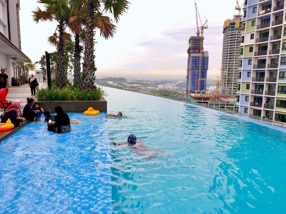 Shah Alam | i-Soho Two Bedroom Suite [6 Pax] Apartment in Selangor, Malaysia