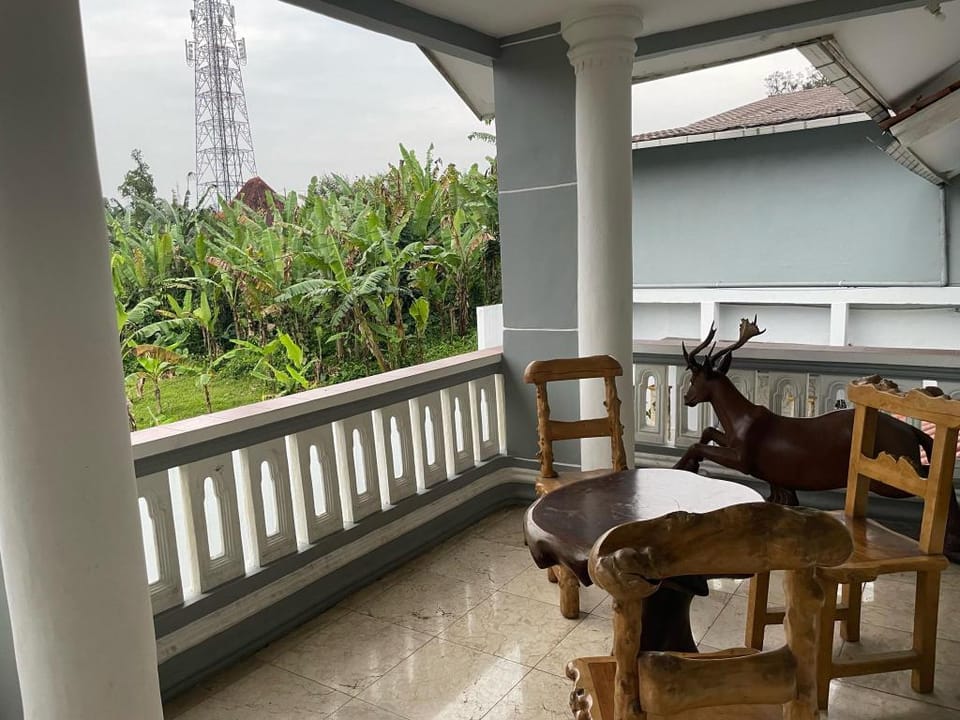 Villa Rusa (best villa you can get in da’ town) Villa in West Java