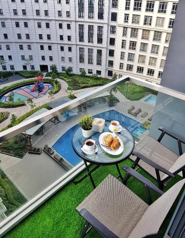 JamYnn Studio Suite across T3 w/Balcony-Pool view Apartment in Pasay