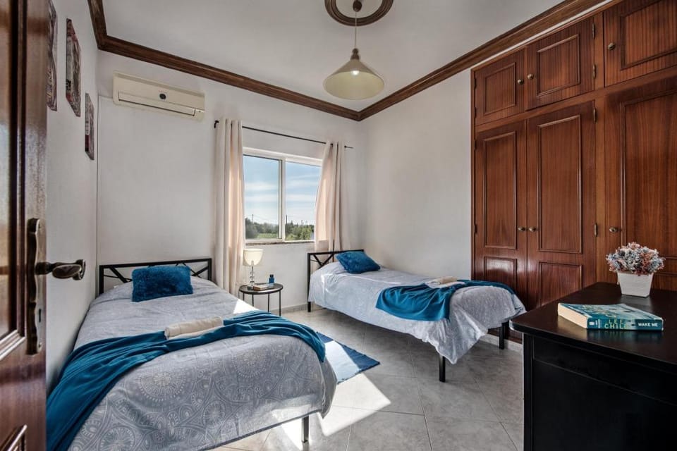 Villa V5 with Private pool and games room with snooker Villa in Faro District