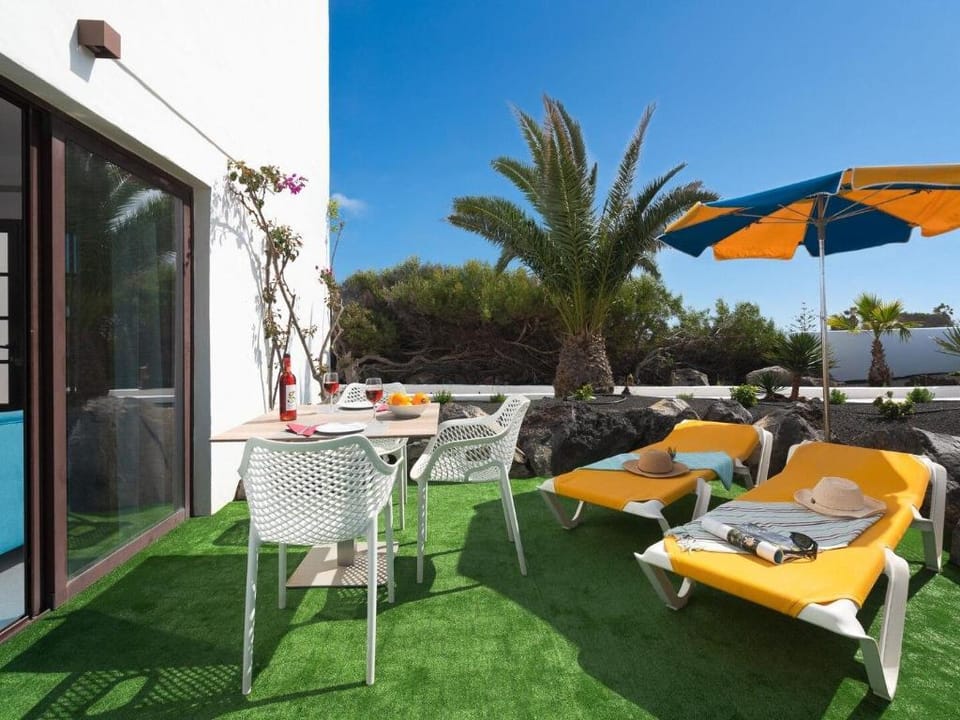 Apartment in complex with pool 170m to the sea Apartment in Isla de Lanzarote