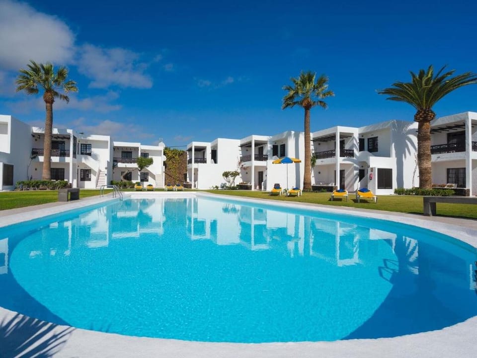 Apartment in complex with pool 170m to the sea Apartment in Isla de Lanzarote