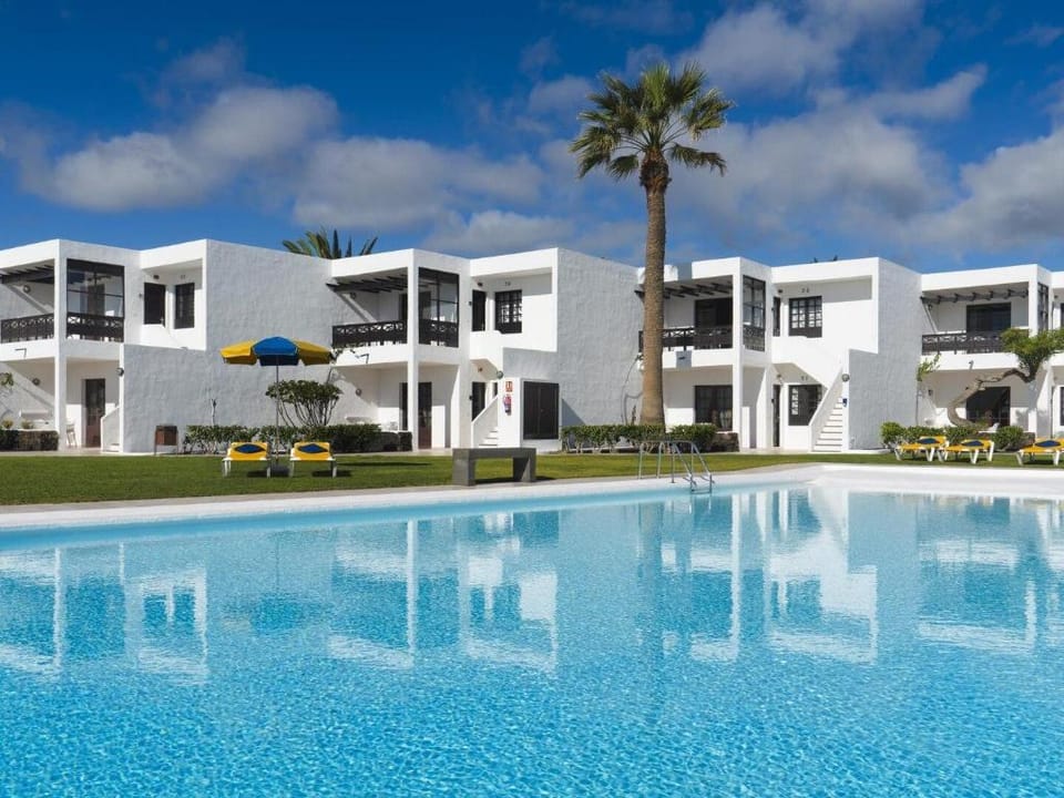 Apartment, amazing sea view, 170m to the sea, pool Apartment in Isla de Lanzarote