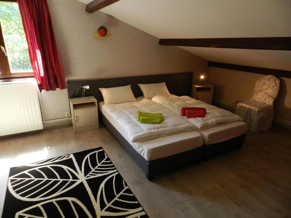 GITE du DOMAINE des PIERRES DOREES Vacation rental in Auvergne-Rhône-Alpes