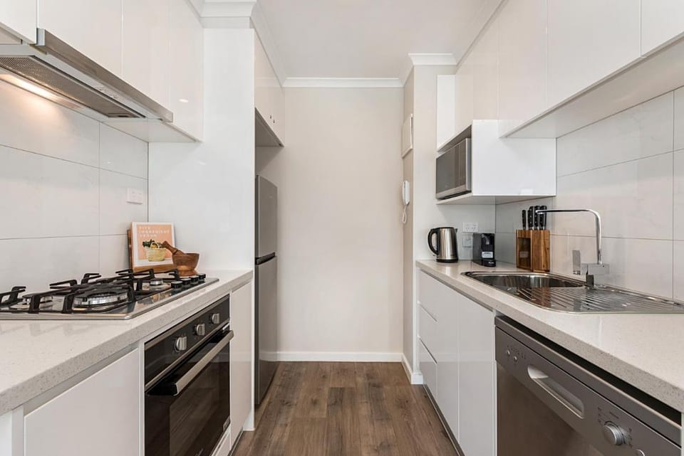 Stylish Arts Precinct Unit with Fabulous Views Apartment in Southbank