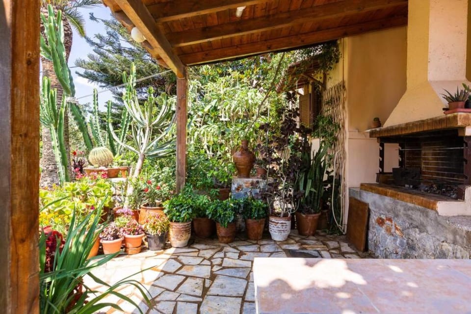 Effie Beach Front Apartment with Pool Apartment in Crete