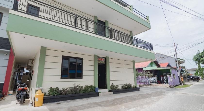 RedDoorz near Arka Sepinggan Airport Balikpapan Hotel in Indonesia