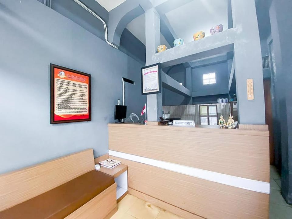 Damigalova Guest House Mitra RedDoorz Hotel in Indonesia