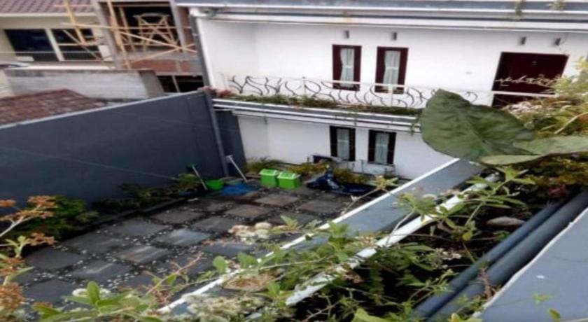 Villa Asri Bed and Breakfast in Batu