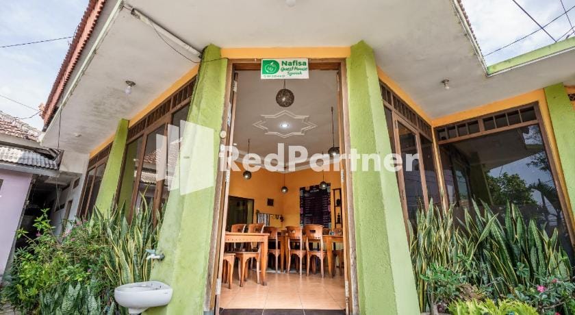 Nafisa Homestay Syariah Near Jatim Park 3 Batu Mitra RedDoorz Hotel in Batu