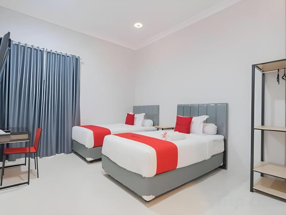 RedDoorz Plus near Siloam Hospital Balikpapan Hotel in Indonesia