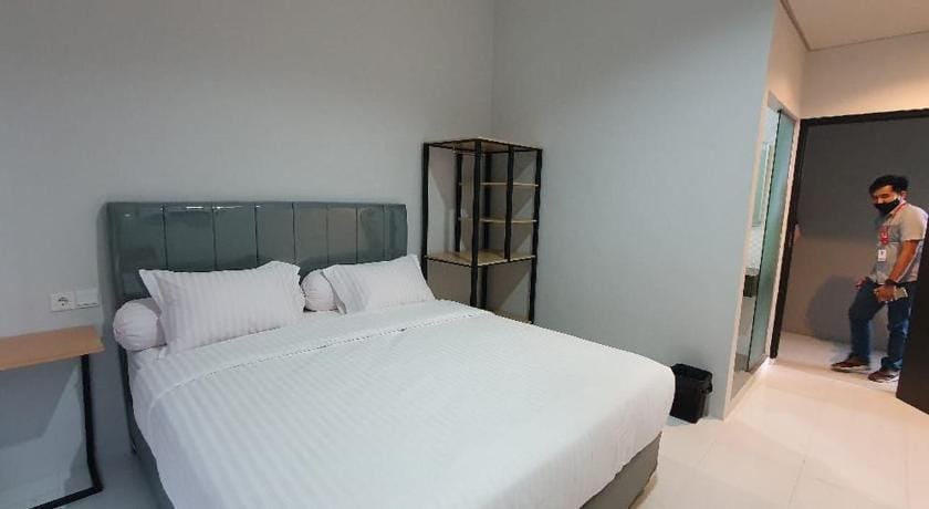 RedDoorz Plus near Siloam Hospital Balikpapan Hotel in Indonesia