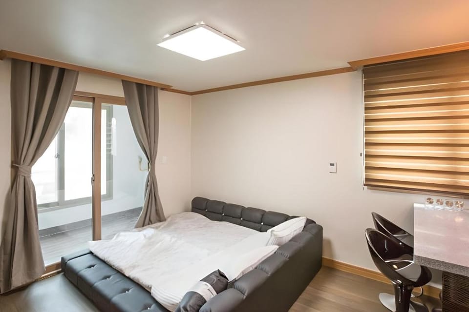 Ulsan Ghanjeolgot Suhocheonsa Pension Bed and Breakfast in South Korea