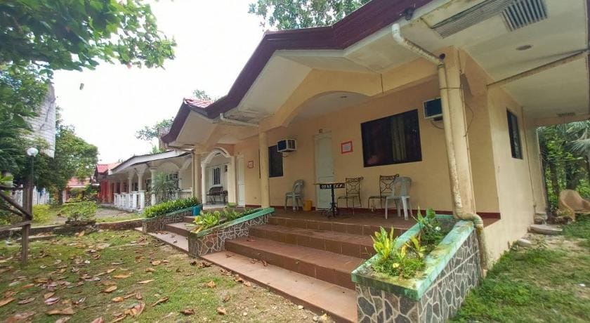 RedDoorz Plus @ Costa Roca Balamban Hotel in Central Visayas