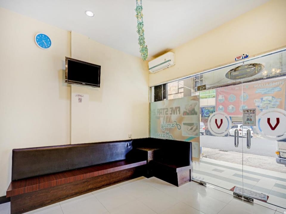 OYO 90350 Hotel Five Star 2 Hotel in Riau Islands, Indonesia
