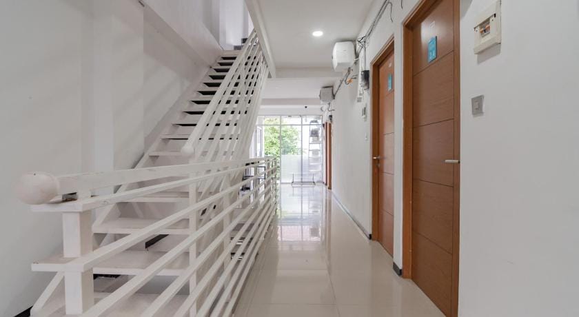 RedDoorz Syariah @ Afifah Guest House near Bikasoga Sport Center Hotel in Bandung