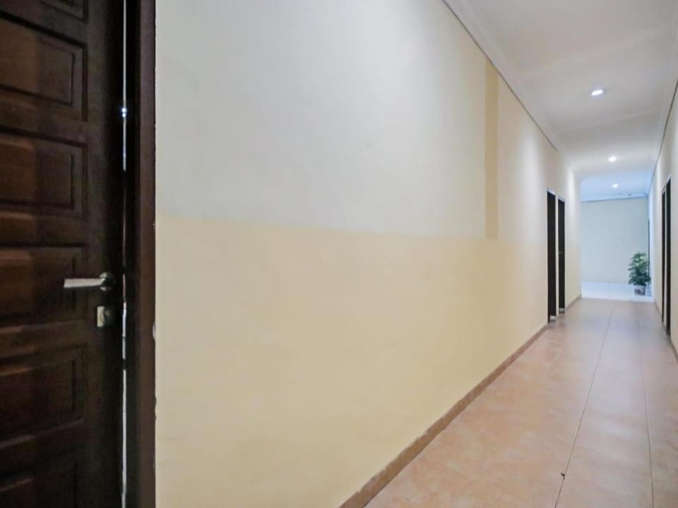 OYO 90381 Belva Guest House Hotel in Indonesia