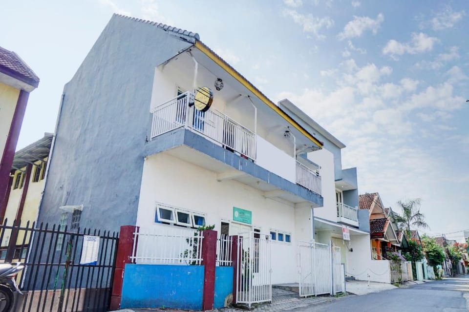 Hotel O Edotel Tebe Syariah Hotel in East Java