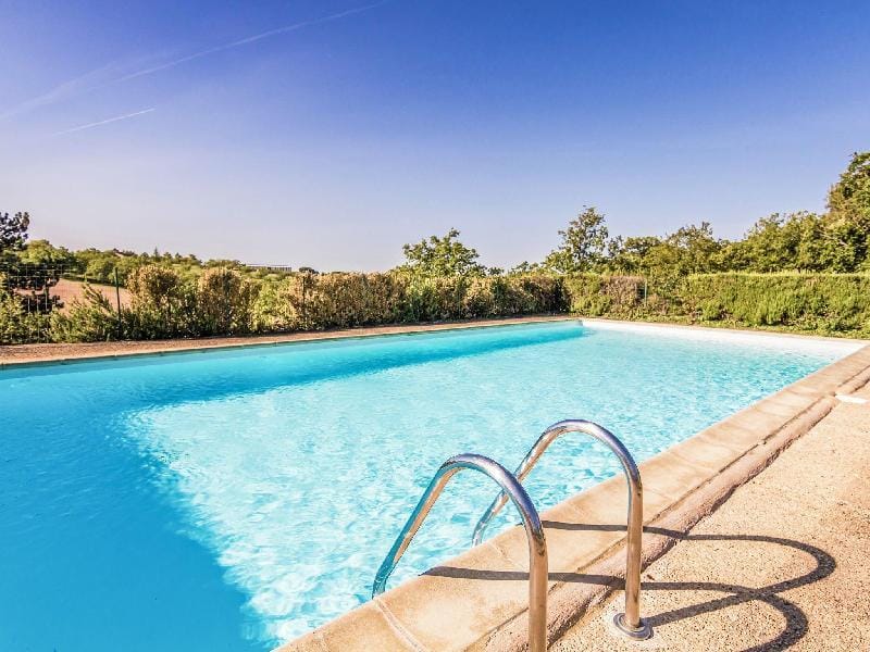 Quiet holiday home with shared pool Vacation rental in Occitanie