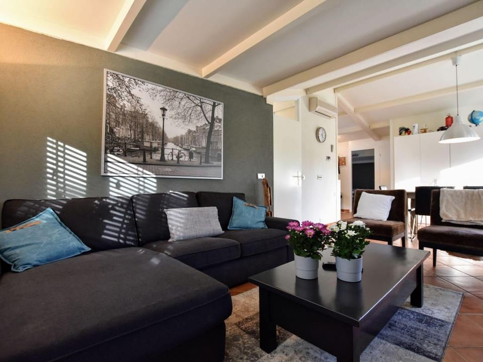 Dog-Friendly Stay w Spa Vacation rental in Gelderland, Netherlands