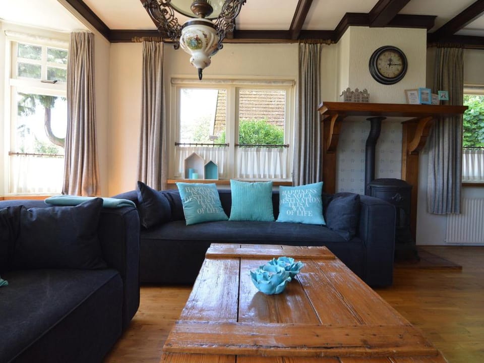 Holiday Home in Nijeberkoop near Nature Vacation rental in Drenthe (province)