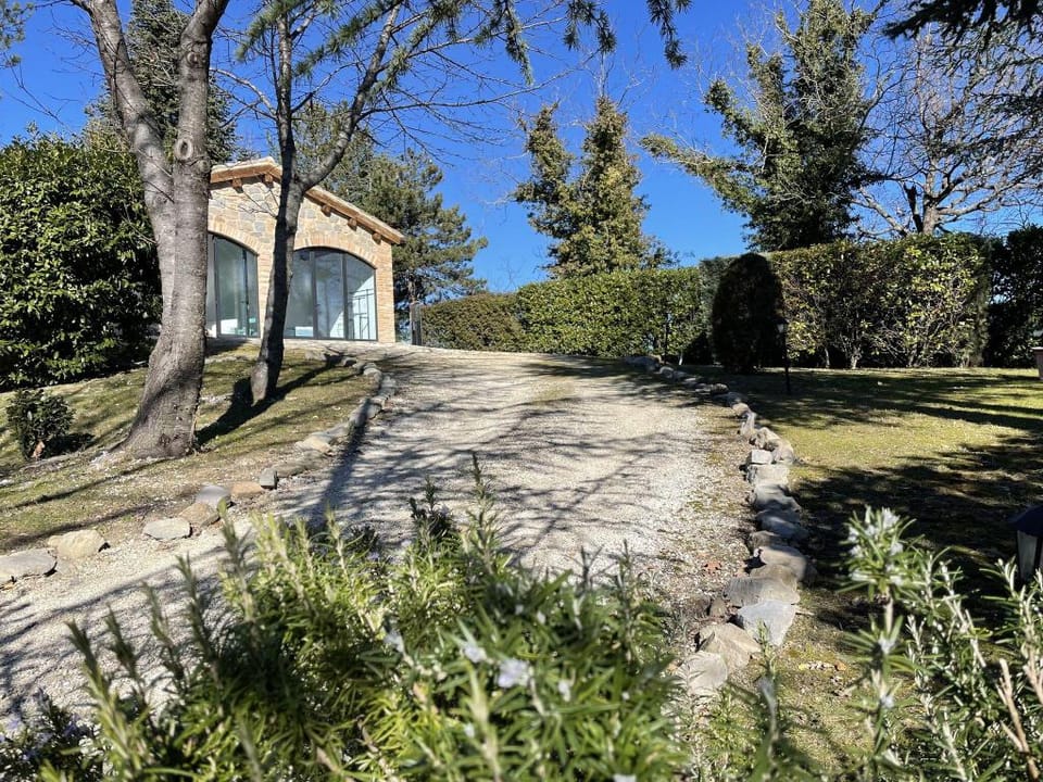 Pet-Friendly Villa with Garden Villa in Marche