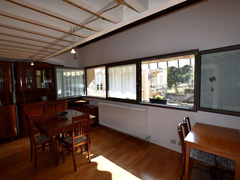Apartment in Lovere with Lake Views Apartment in Lovere