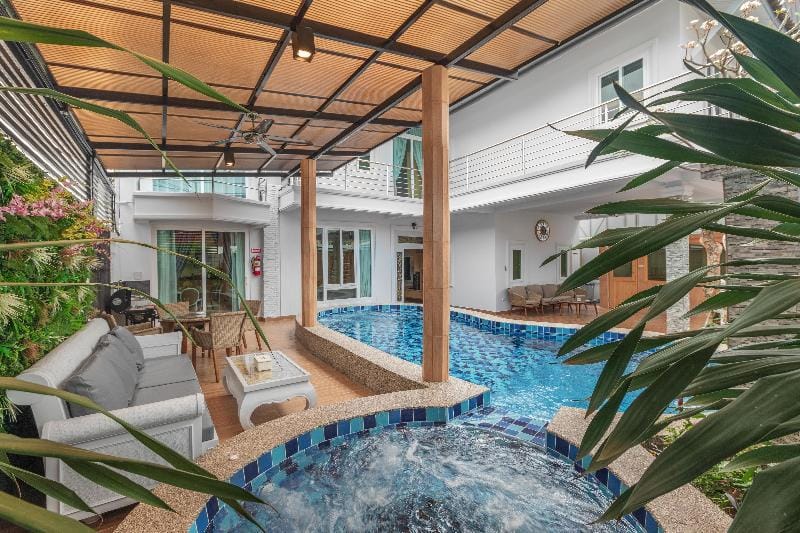 Gala Pavilion, Pool/Sauna/Jacuzzi/Snooker/Karaoke Villa in Pattaya City