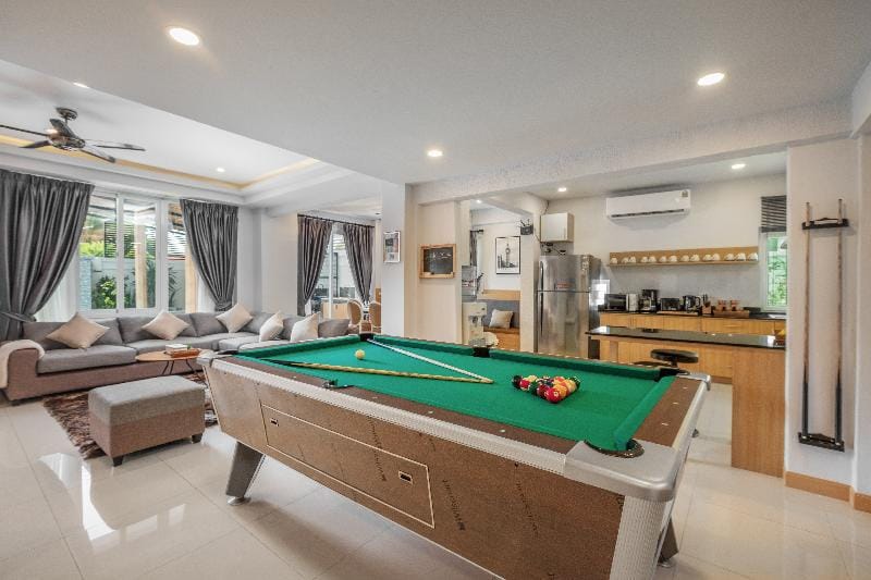 Gala Pavilion, Pool/Sauna/Jacuzzi/Snooker/Karaoke Villa in Pattaya City