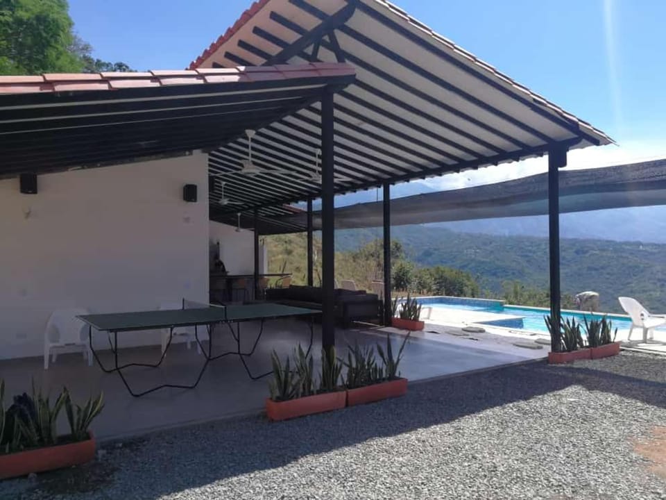 BRAND NEW SUMMER HOUSE IN SOPETRAN-LLANO MONTAÑA Vacation rental in Antioquia