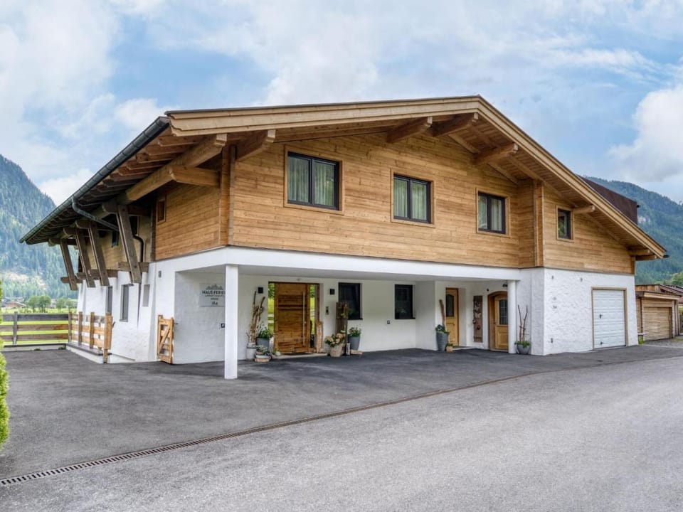 Chalet in Neukirchen with Mountain Views Apartment in Salzburgerland