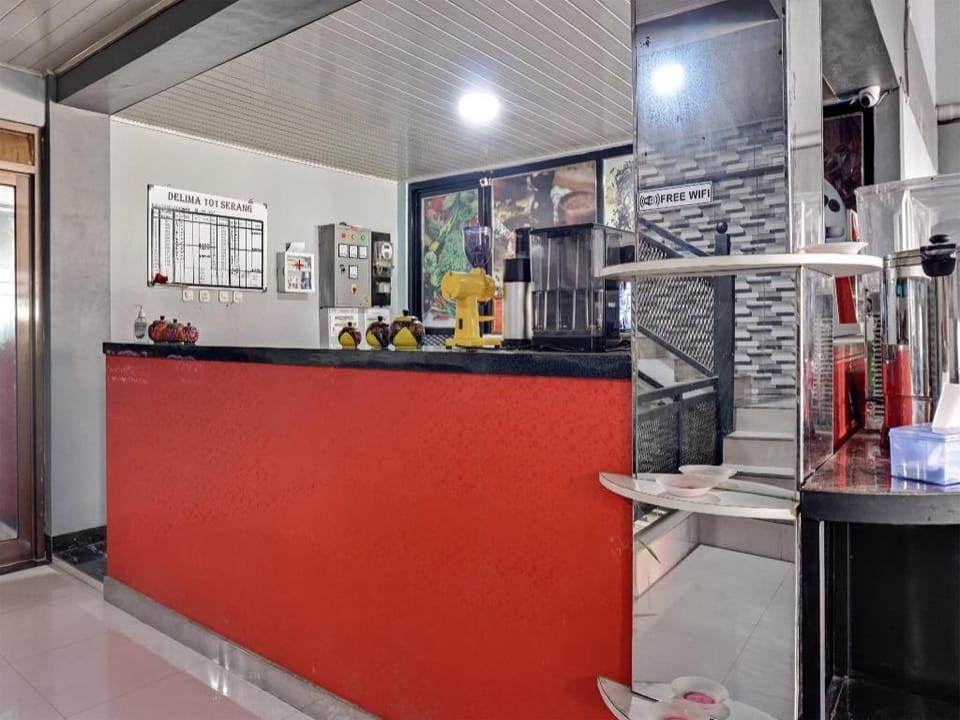 OYO 90314 Stadion Guesthouse Syariah Hotel in East Java