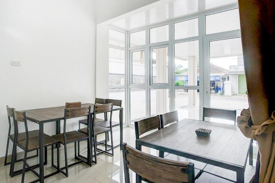 Hotel O Sukarame Near Imanuel Hospital Way Halim Formerly Hotel Griya Bawean Hotel in East Java