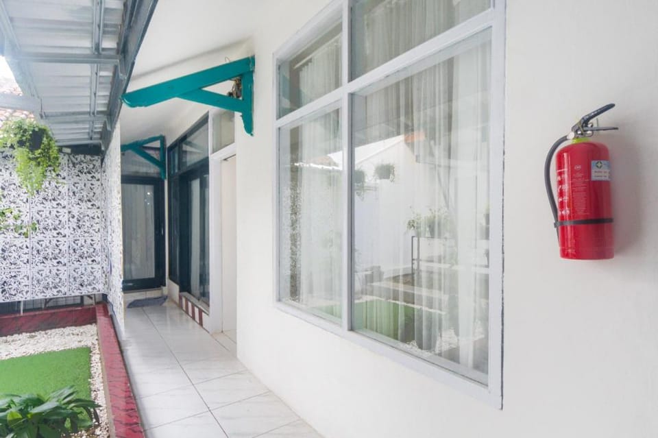 OYO Life 3055 Rumah Enin Hotel in Denpasar