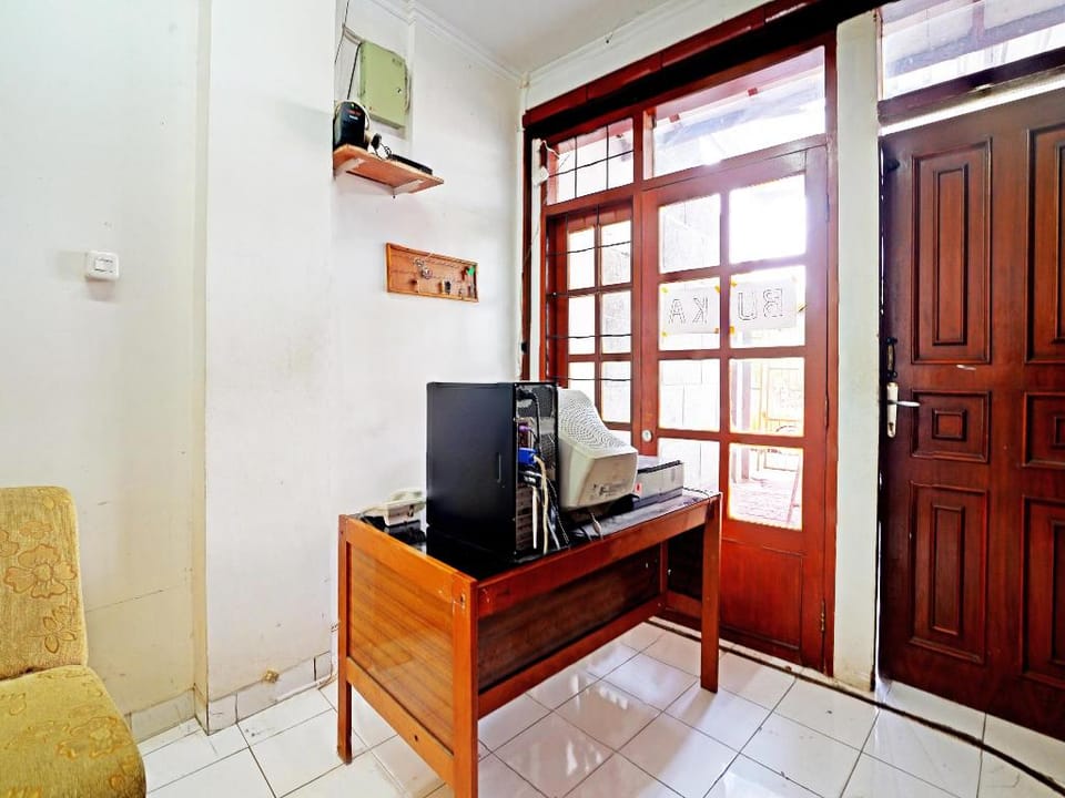 OYO 90840 Teratai Residence Hotel in West Java