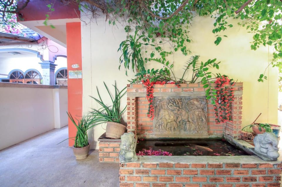 OYO 75344 Ban Elephant Blanc Apartment (Vaccinated Staff) Hotel in Rawai