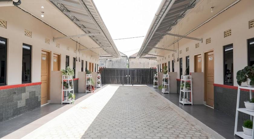 RedDoorz Syariah near Hajimena Lampung Hotel in Indonesia