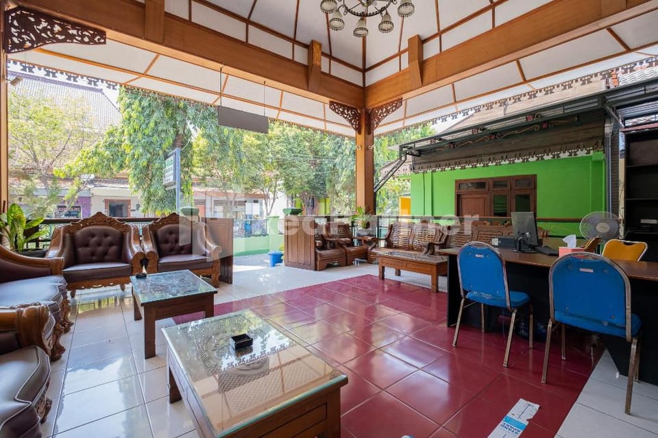 Hotel Wisata Ziarah Sunan Bonang Syariah Mitra RedDoorz Hotel in East Java
