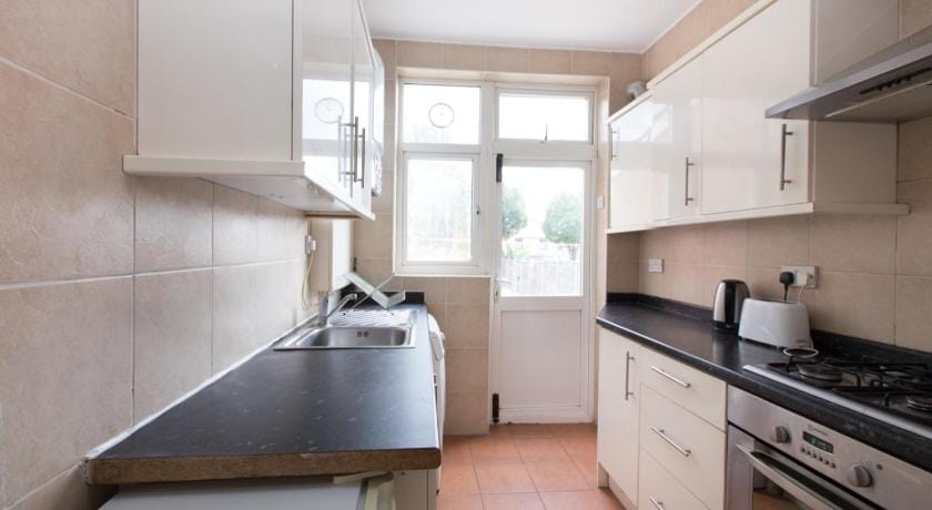 Tooting Bec Rooms by PrimeCityHosts Vacation rental in London