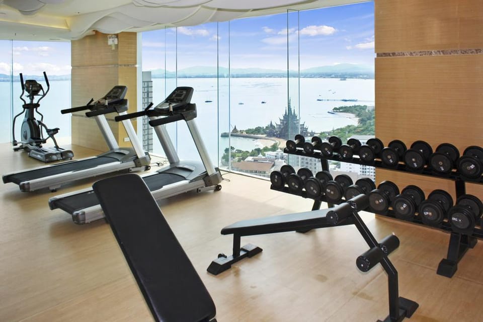 Wongamat  Luxury high floor Sanctuary & seaview Apartment in Pattaya City