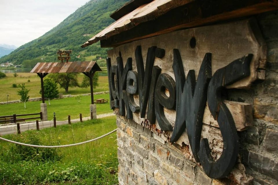 Camp Hotel Lake Views Apartment in Montenegro
