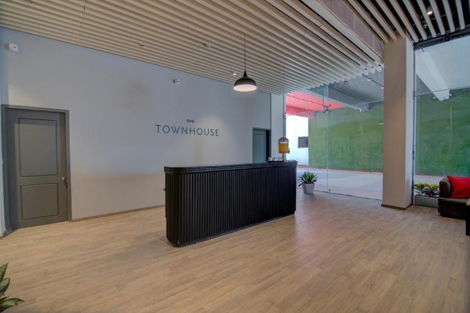 Townhouse De Alphabet Hotel in Secunderabad
