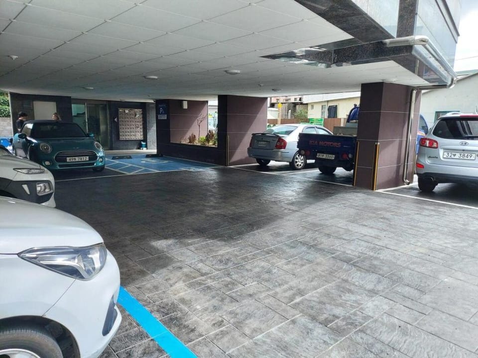 ARAPALACE Room 903 - Near Airport, Dongmun Market, City/Ocean View. Cooking/Laundry Available Apartment in South Korea