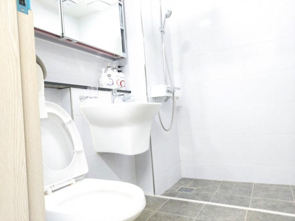 ARAPALACE 503 (2 beds) Dongmun Market 10 minutes, near airport, city view, cooking/laundry available Apartment in South Korea