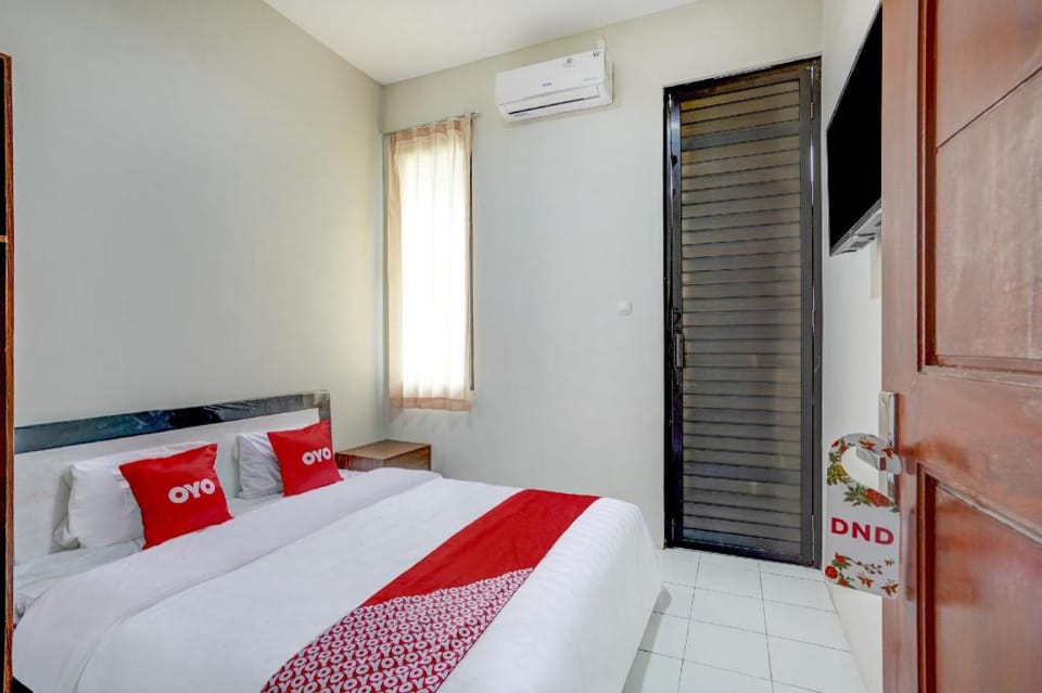 OYO 90154 Anugrah Rr Syariah Hotel in East Java