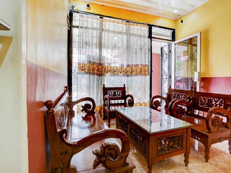 OYO Life 90190 Asha Kost Syariah Hotel in Indonesia