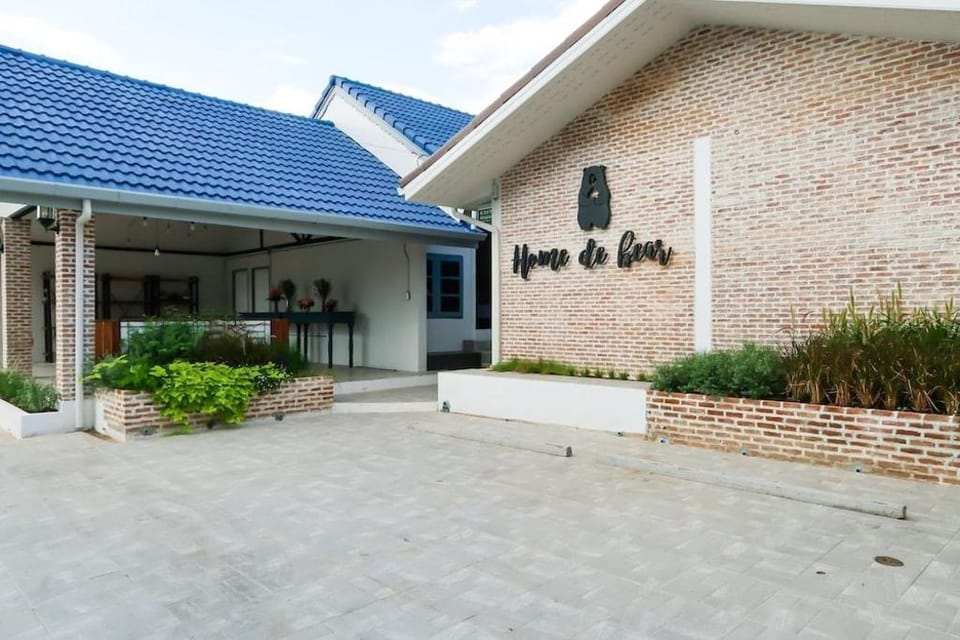 Home de bear Hotel in Chiang Mai